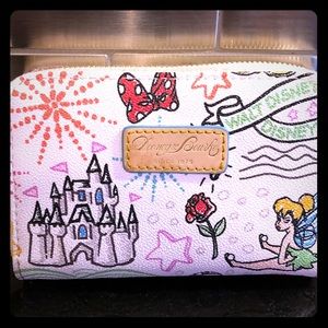 💥SOLD💥SOLD💥SOLD. Disney Dooney & Bourke Wallet